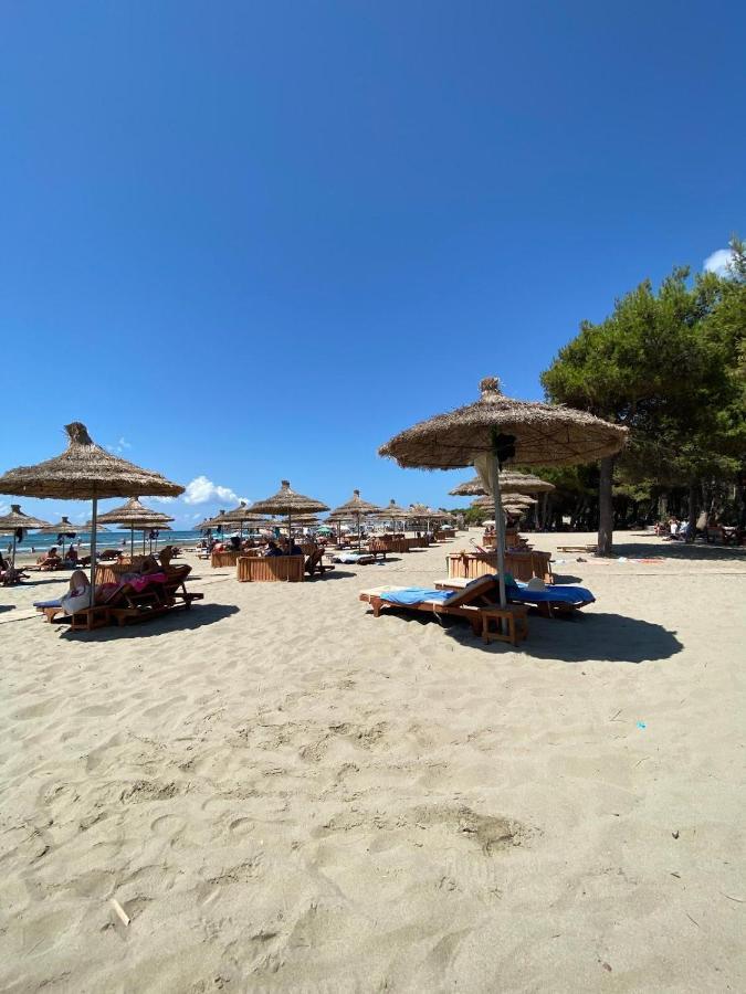Trea Accomodations - On Private Beach With Sunbed & Umbrella Vlorë Extérieur photo